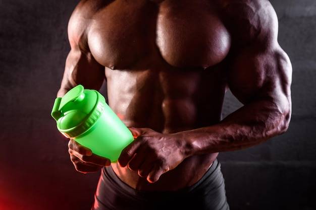 Jakie odżywki brać na masę aby wspomóc budowanie sylwetki?